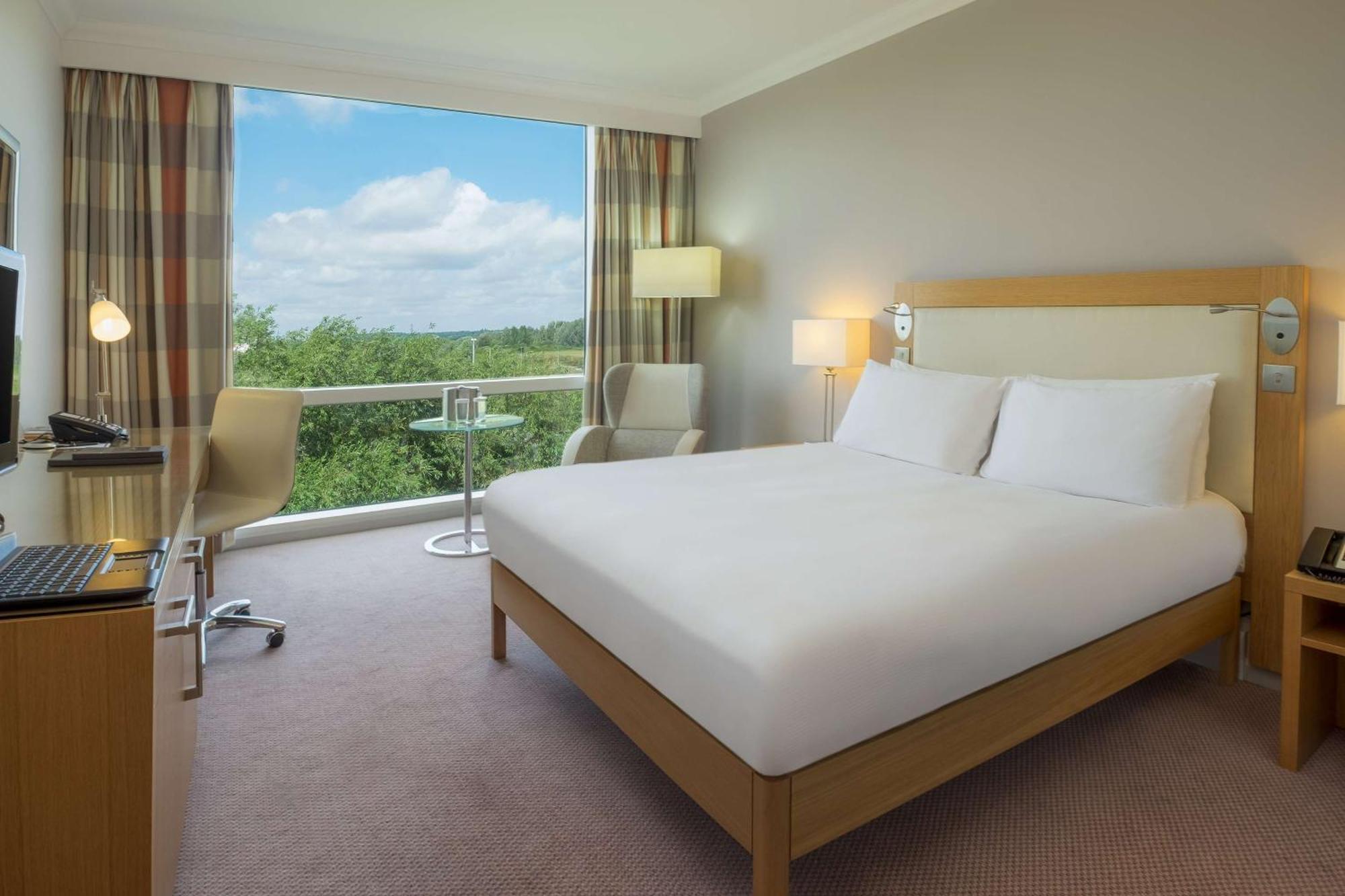 Hilton 4* Ридинг